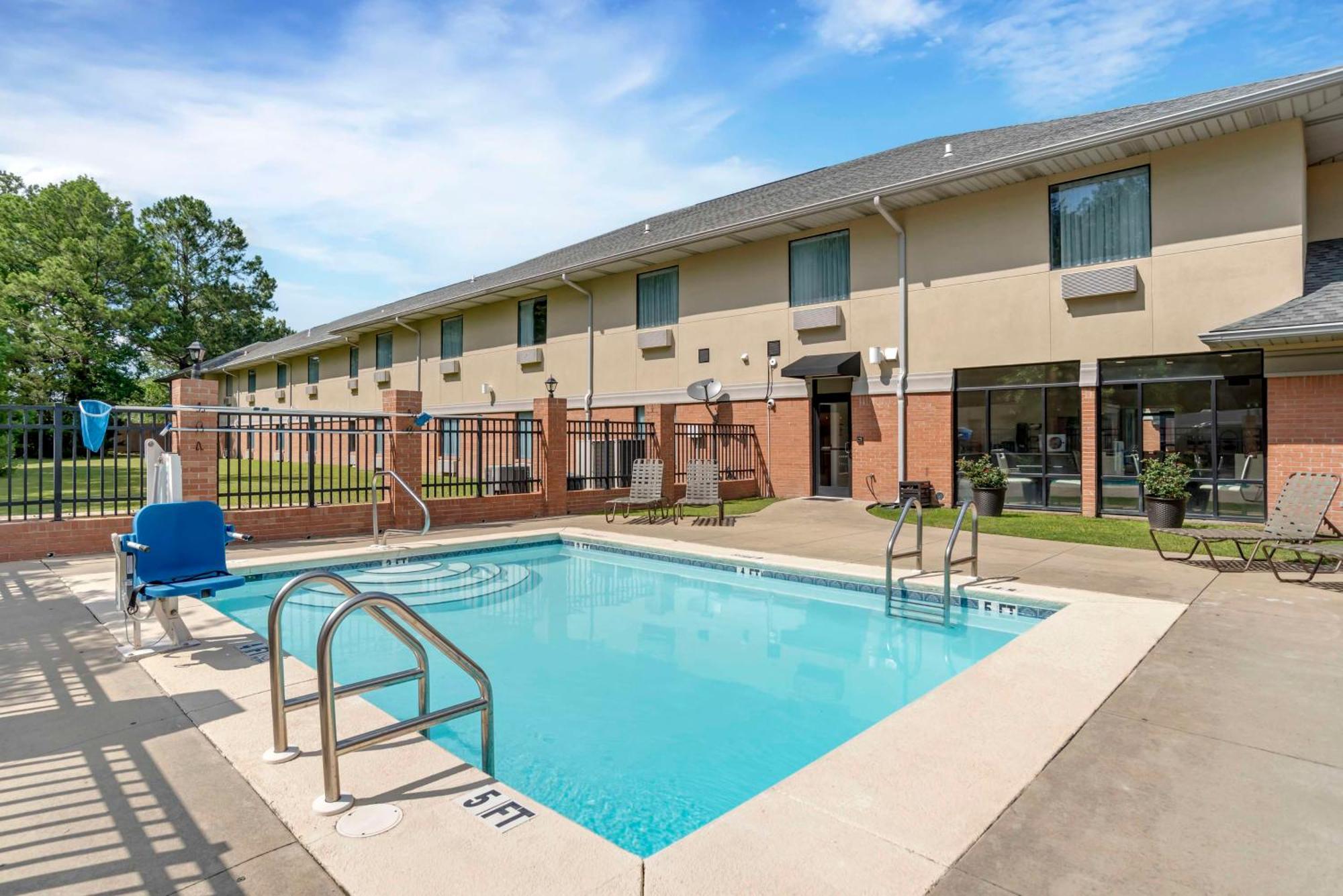 Best Western Plus Two Rivers Hotel & Suites Demopolis Zewnętrze zdjęcie